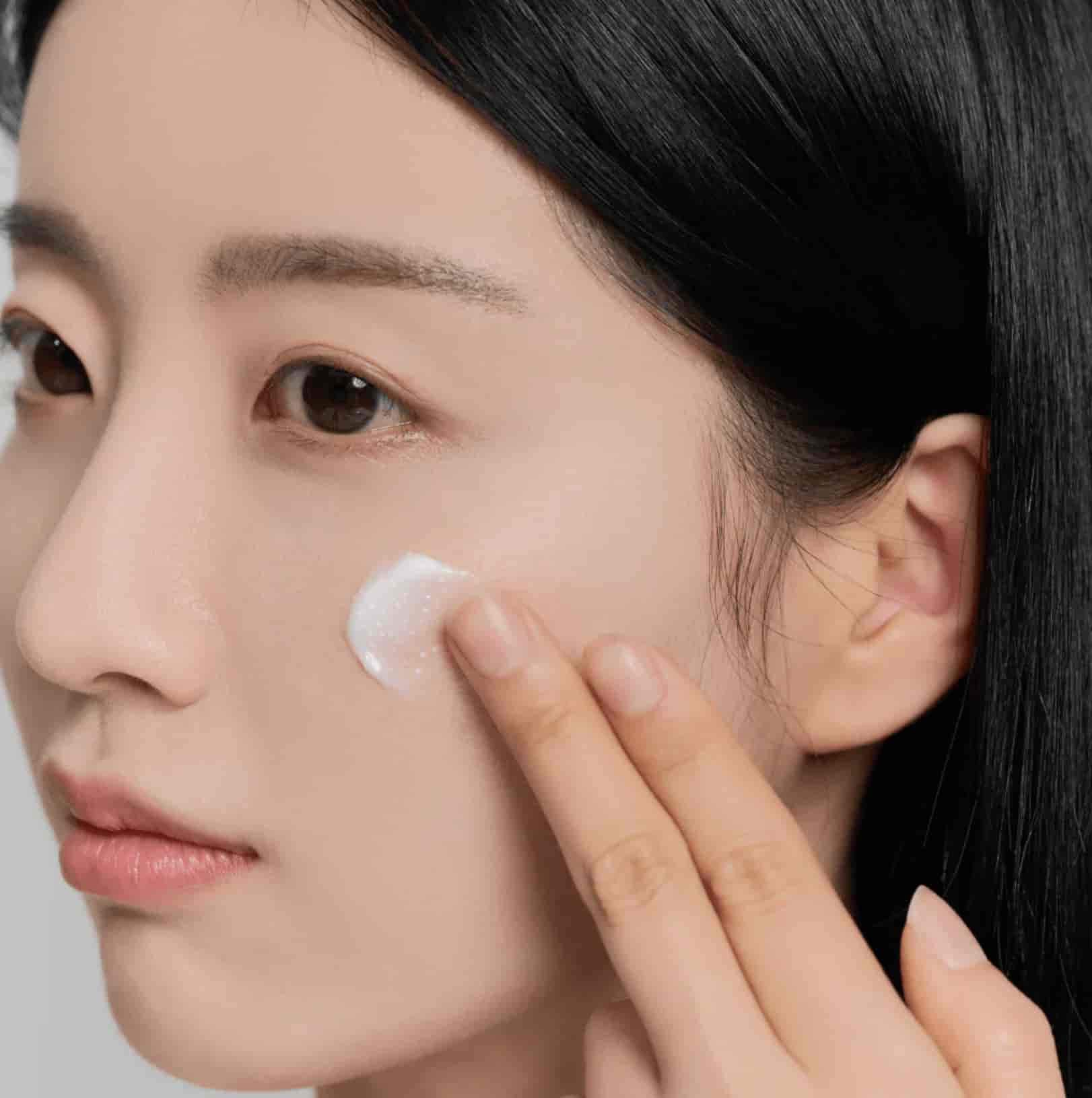 SKIN1004 Centella Brightening Tone Up Capsule Cream 4