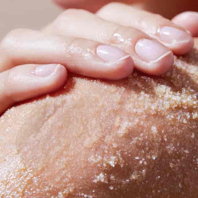 Sugar Gluta Scrub 5