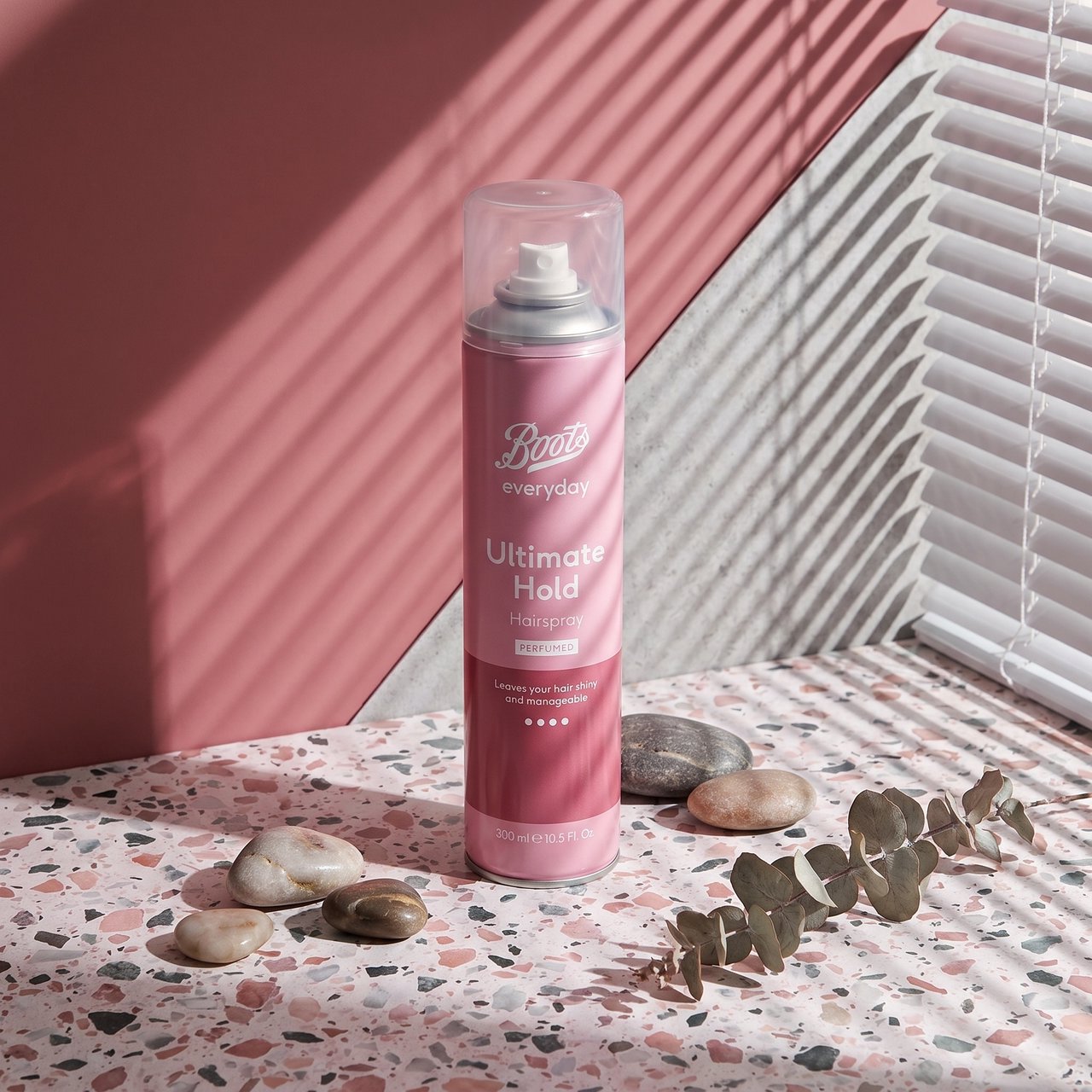 Boots Styling Hairspray Ultimate Hold Perfume 4
