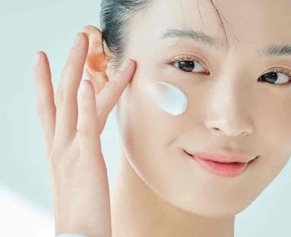 Skin1004 Madagascar Centella Hyalu-Cica Water-Fit Sun Serum UV 2
